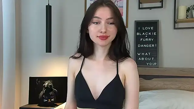 Snapshot of AnaMoonlight chatting on June 8, 11:10 am AnaMoonlight online show from June 8, 11:10 am