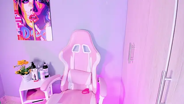 Athenea  fox online show from November 24, 11:54 am