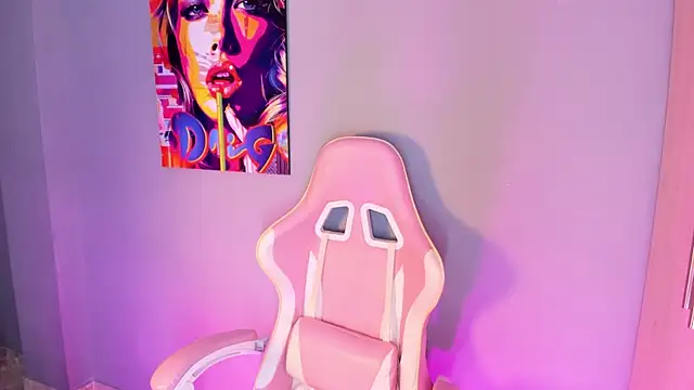 Athenea  fox online show from December 5, 11:52 am