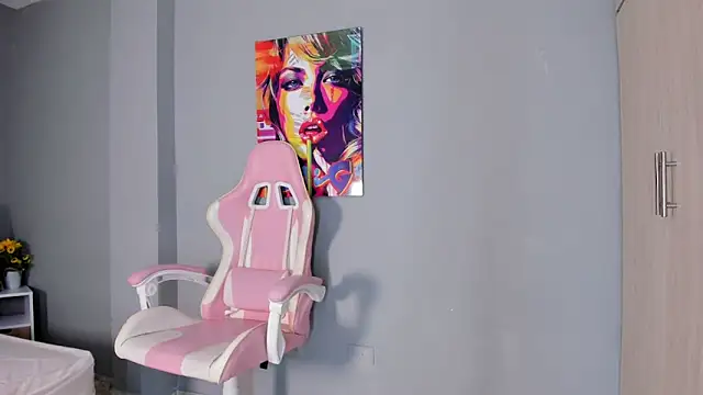 Athenea  fox online show from December 20, 12:01 pm