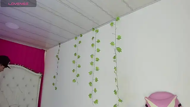 XaanderGrey online show from December 16, 7:30 pm