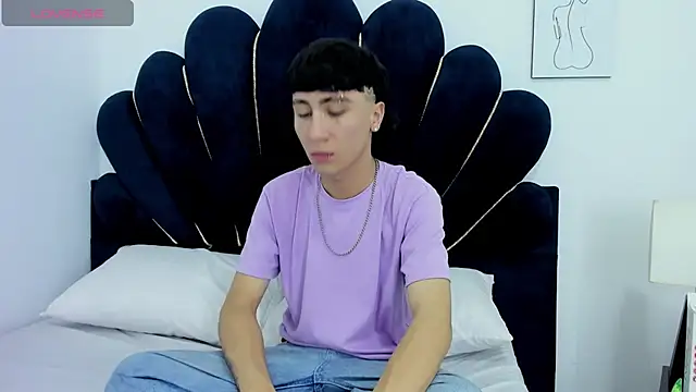 XaanderGrey online show from December 19, 6:15 pm