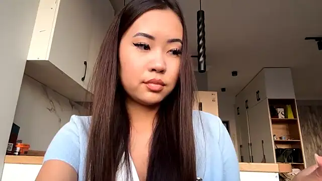 Snapshot of Ur_neighbor_Kira chatting on October 15, 12:05 pm Ur neighbor Kira online show from October 15, 12:05 pm