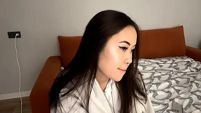 Snapshot of Ur_neighbor_Kira chatting on November 3, 11:55 am Ur neighbor Kira online show from November 3, 11:55 am