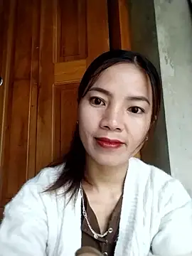 Snapshot of lmc-zz chatting on May 6, 12:52 am lmc-zz online show from May 6, 12:52 am