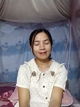 Snapshot of lmc-zz chatting on June 8, 1:33 pm lmc-zz online show from June 8, 1:33 pm