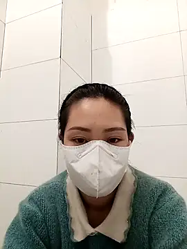 Snapshot of bree-zz chatting on December 5, 12:19 am bree-zz online show from December 5, 12:19 am