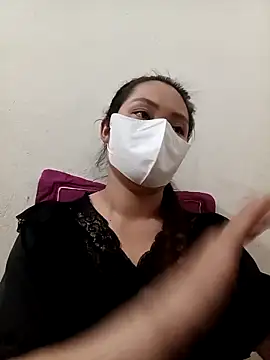 Snapshot of bree-zz chatting on December 14, 1:16 pm bree-zz online show from December 14, 1:16 pm