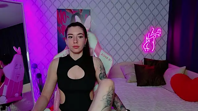 Curious Lily online show from June 10, 1:06 am