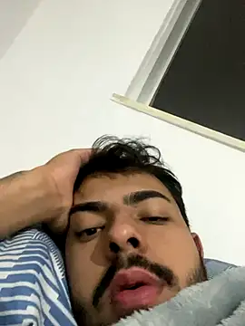 Snapshot of artzin2334 chatting on September 26, 7:45 am artzin2334 online show from September 26, 7:45 am