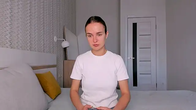 LilMary  online show from November 4, 6:34 am