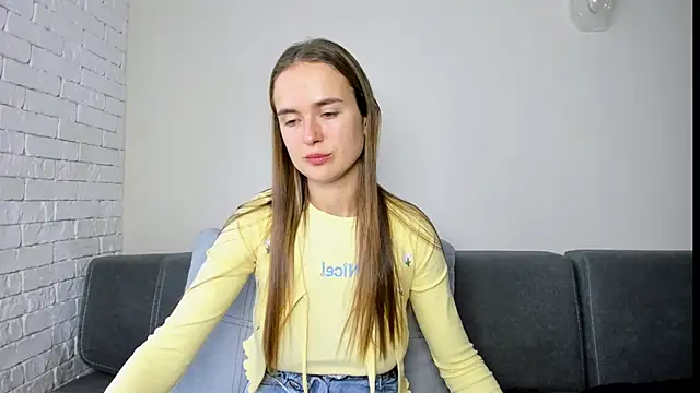 LilMary  online show from November 18, 9:36 am