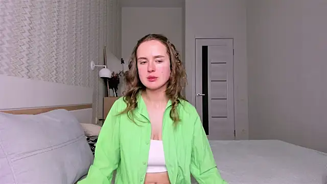 LilMary  online show from February 18, 12:28 am