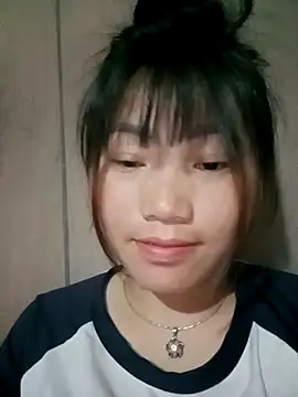 min-xinh online show from April 30, 3:29 pm