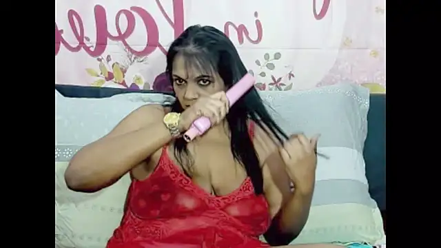 Snapshot of indianswtbella chatting on November 26, 4:57 am indianswtbella online show from November 26, 4:57 am