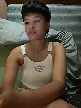 Snapshot of Obre17 chatting on October 10, 2:54 am Obre17 online show from October 10, 2:54 am