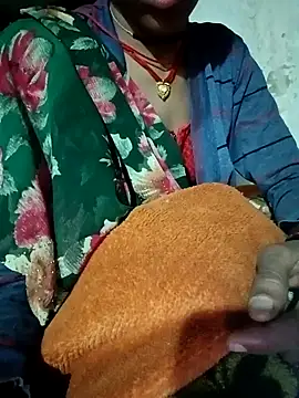 Snapshot of Lona2525 chatting on February 1, 5:44 pm Lona2525 online show from February 1, 5:44 pm