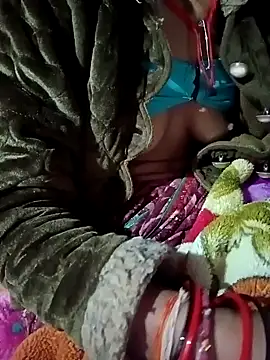 Snapshot of Lona2525 chatting on February 9, 6:34 pm Lona2525 online show from February 9, 6:34 pm