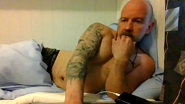 Snapshot of Real_viking chatting on October 21, 8:15 am Real viking online show from October 21, 8:15 am