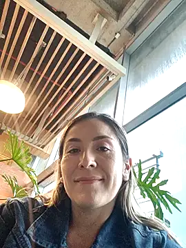 Mariana gom online show from October 10, 9:25 pm