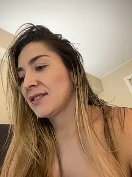 Snapshot of Mariana_gom chatting on May 12, 12:13 pm Mariana gom online show from May 12, 12:13 pm
