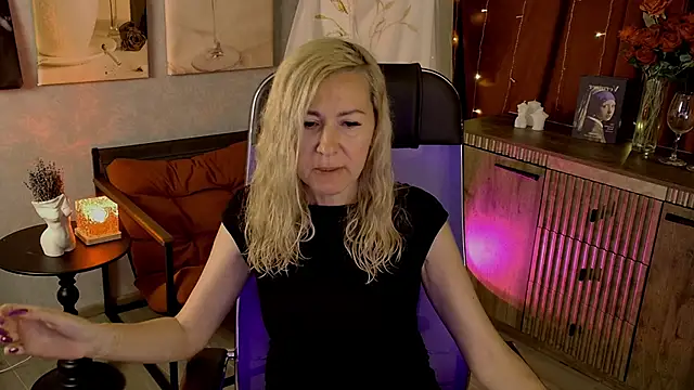 DonnaSmitth online show from June 22, 7:11 pm