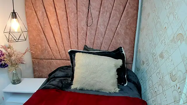 Issa Milf   online show from November 25, 1:22 pm