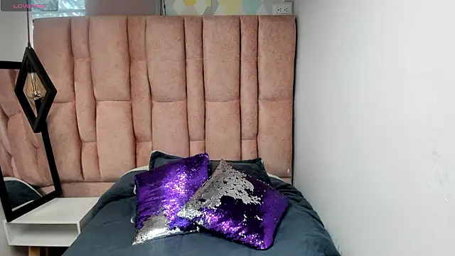 Issa Milf   online show from February 21, 1:01 pm