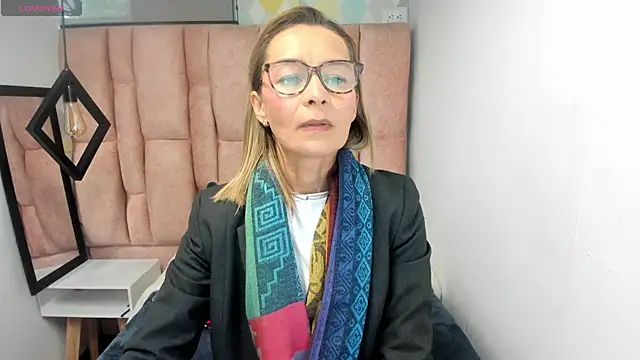 Snapshot of Issa_Milf__ chatting on May 2, 2:22 pm Issa Milf online show from May 2, 2:22 pm