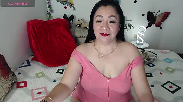 yourhornyjuliettee online show from April 27, 9:57 pm