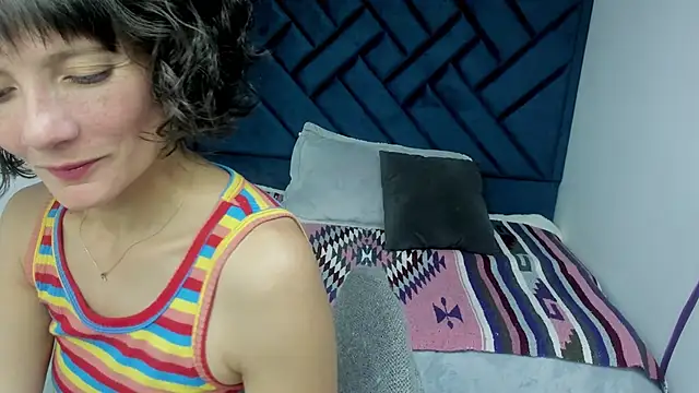 Valery More   online show from October 27, 7:07 pm