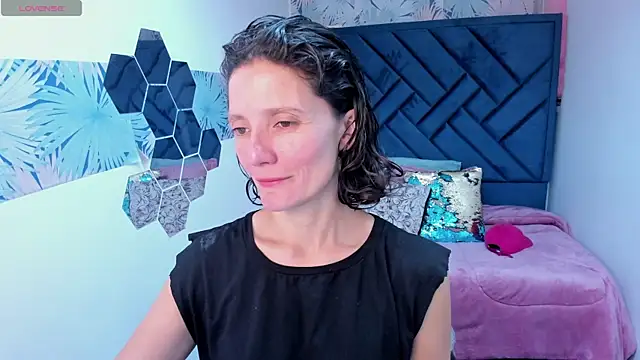 Snapshot of Valery_More__ chatting on May 7, 1:16 pm Valery More online show from May 7, 1:16 pm