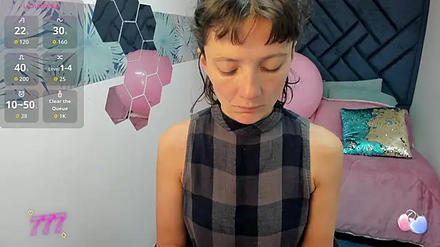 Snapshot of Valery_More__ chatting on June 5, 1:06 pm Valery More online show from June 5, 1:06 pm