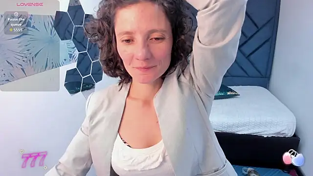 Snapshot of Valery_More__ chatting on June 17, 1:12 pm Valery More online show from June 17, 1:12 pm