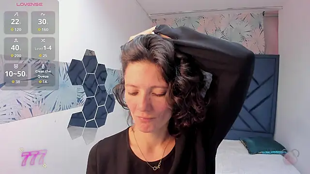 Snapshot of Valery_More__ chatting on June 18, 1:15 pm Valery More online show from June 18, 1:15 pm
