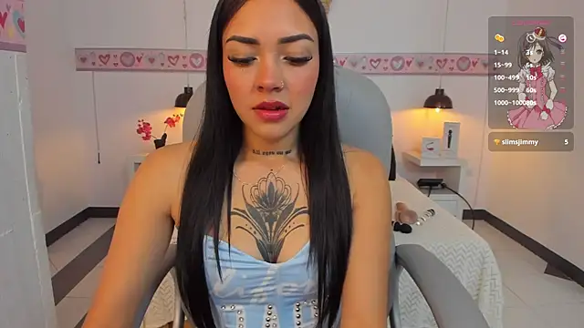 AndreaG  online show from December 4, 4:11 am