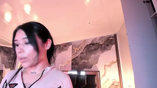 SusanVilla online show from April 28, 2:27 am