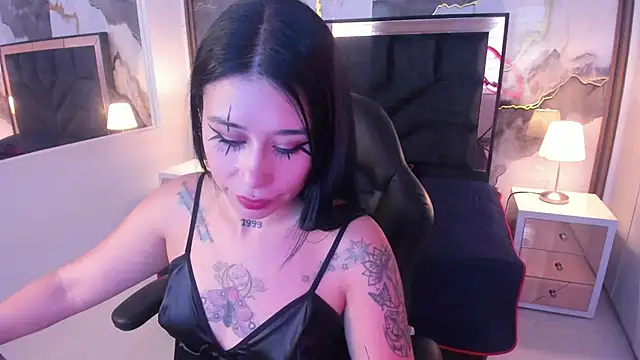 SusanVilla online show from June 16, 8:11 pm