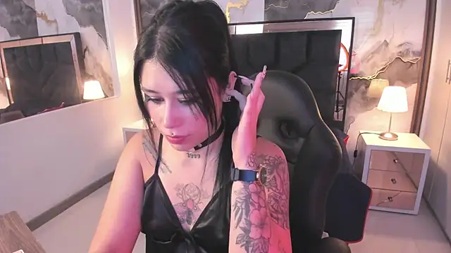 SusanVilla online show from June 22, 7:44 pm