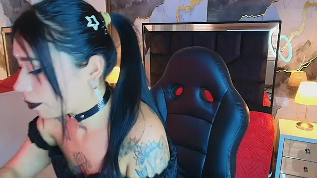 SusanVilla online show from June 26, 8:24 pm