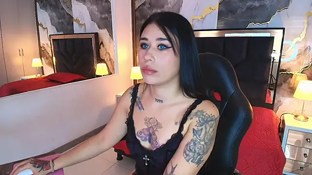 SusanVilla online show from July 13, 6:33 pm