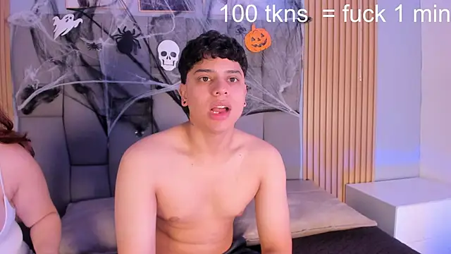 Kandyfrees  online show from October 26, 1:06 pm