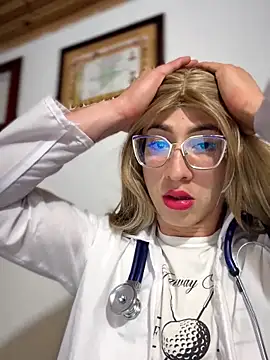 NICOLLE  12 online show from February 3, 3:15 am