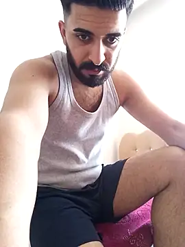 Snapshot of mehmets27 chatting on September 28, 10:31 am mehmets27 online show from September 28, 10:31 am