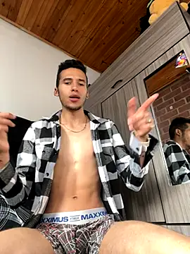 wiland hot23 online show from October 3, 9:23 pm