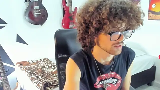 Snapshot of MikaelRizzzo chatting on October 3, 4:26 pm MikaelRizzzo online show from October 3, 4:26 pm