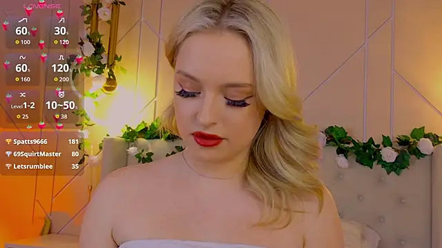 Snapshot of EllyLinn chatting on April 18, 7:07 pm EllyLinn online show from April 18, 7:07 pm