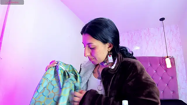 Iris  77 online show from October 30, 5:13 pm