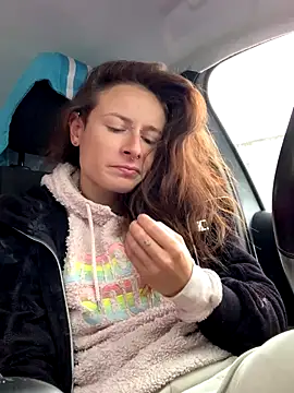 GoldenPussy1329 online show from October 27, 9:13 am