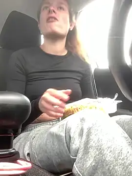 GoldenPussy1329 online show from April 28, 1:16 pm
